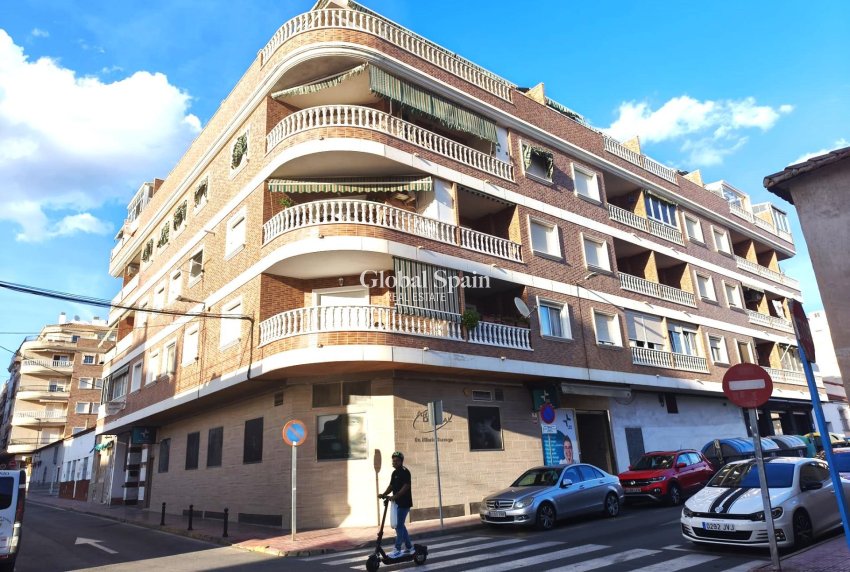 Wiederverkauf - WOHNUNG -
TORREVIEJA - Center