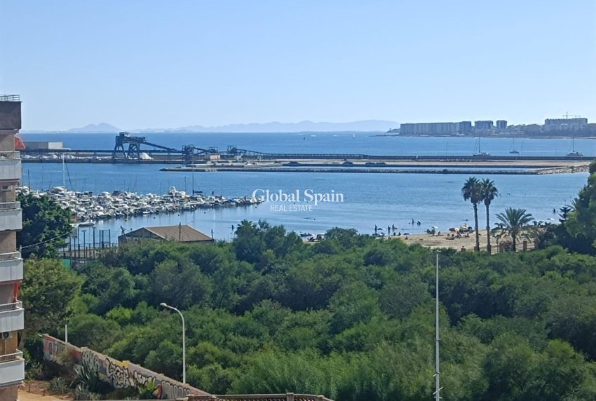 Wiederverkauf - WOHNUNG -
TORREVIEJA - Center