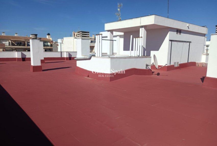 Wiederverkauf - WOHNUNG -
TORREVIEJA - Center