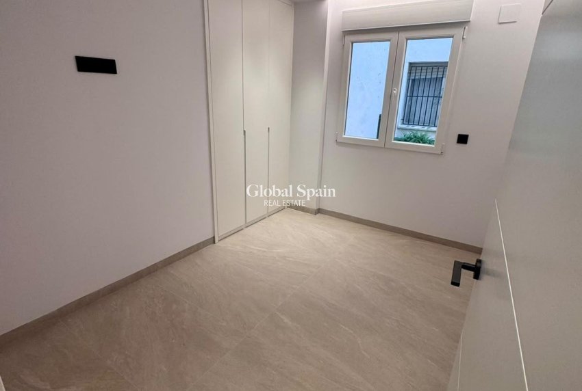 Wiederverkauf - WOHNUNG -
TORREVIEJA - Center