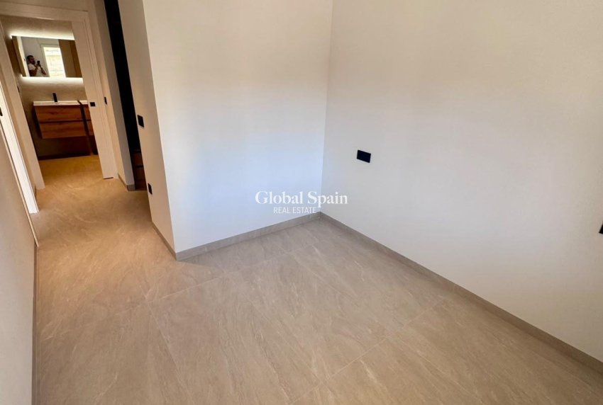 Wiederverkauf - WOHNUNG -
TORREVIEJA - Center