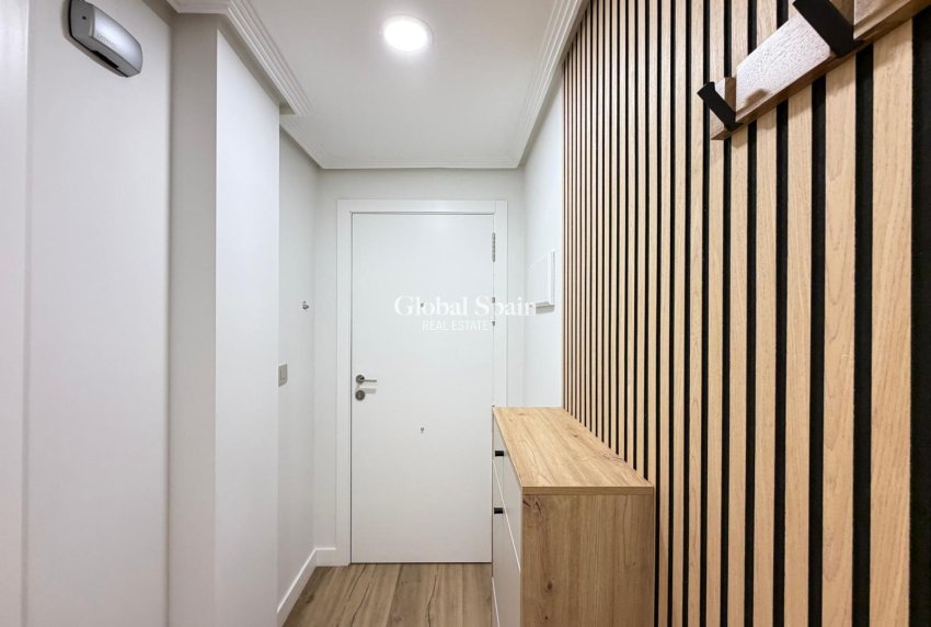 Wiederverkauf - WOHNUNG -
TORREVIEJA - Center