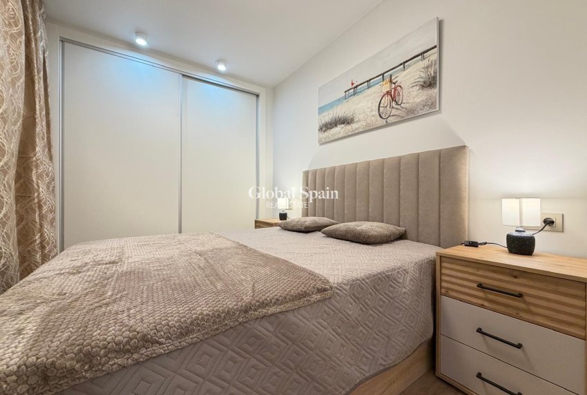 Wiederverkauf - WOHNUNG -
TORREVIEJA - Center