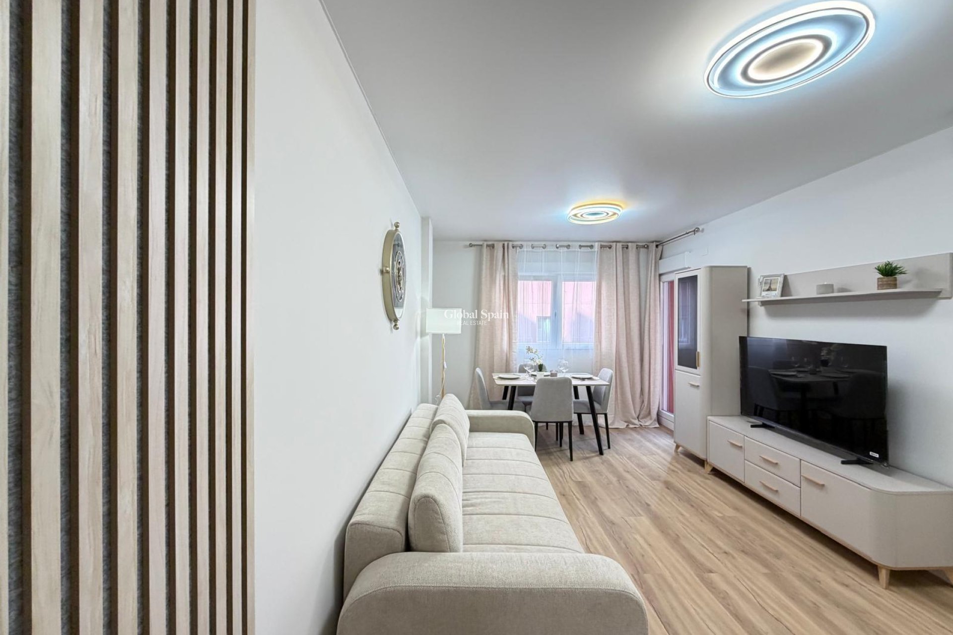 Wiederverkauf - WOHNUNG -
TORREVIEJA - Center