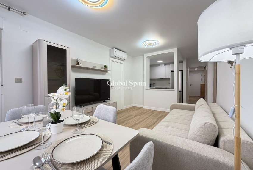 Wiederverkauf - WOHNUNG -
TORREVIEJA - Center