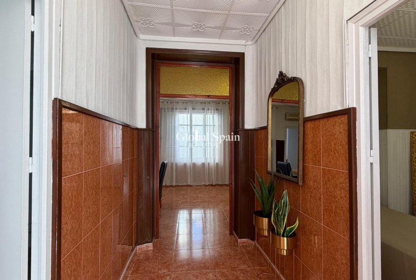 Wiederverkauf - WOHNUNG -
TORREVIEJA - Center