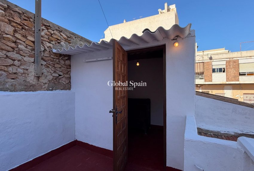 Wiederverkauf - WOHNUNG -
TORREVIEJA - Center