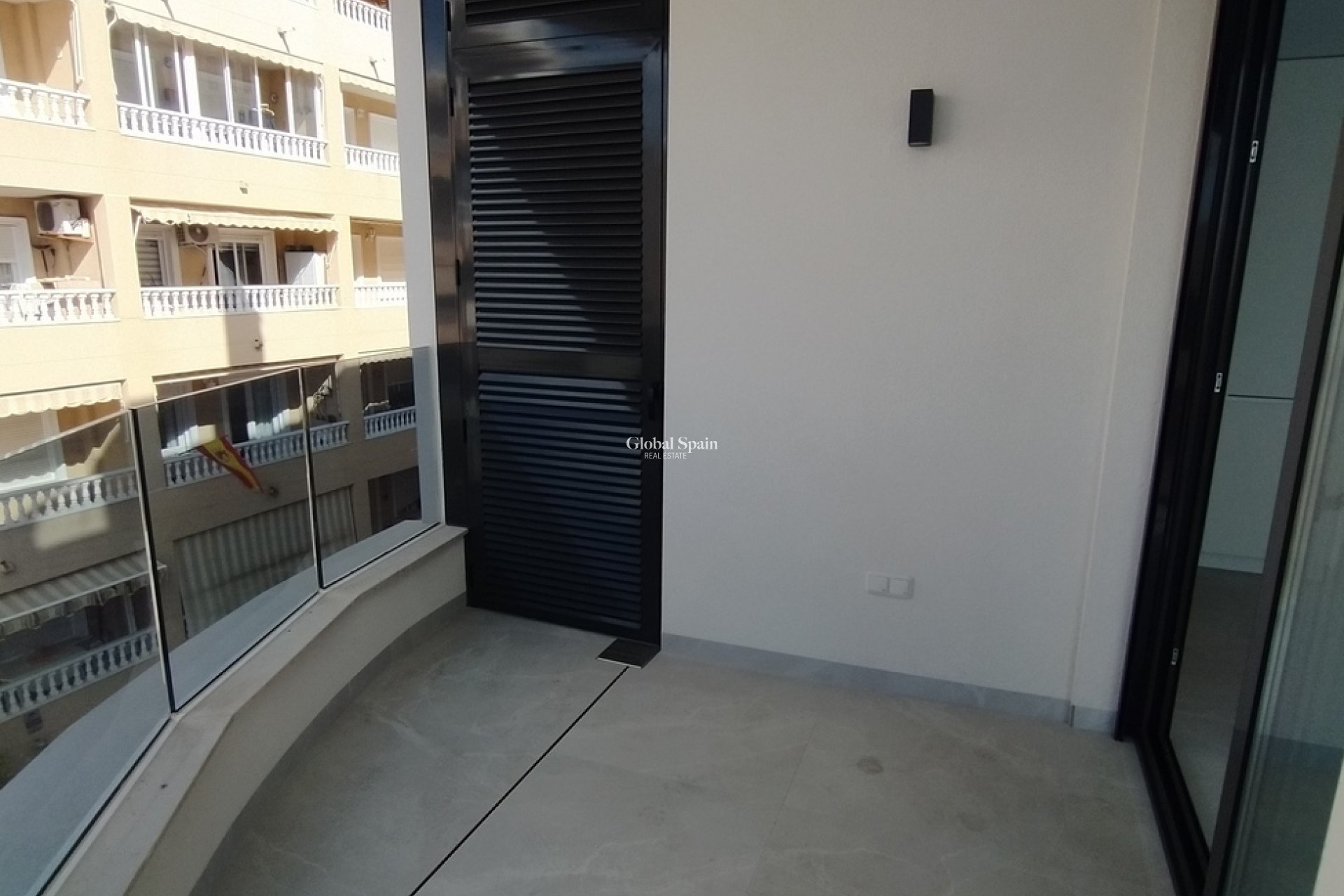 Wiederverkauf - WOHNUNG -
TORREVIEJA - CENTRE PLAYA DEL CURA LAS PISCINAS