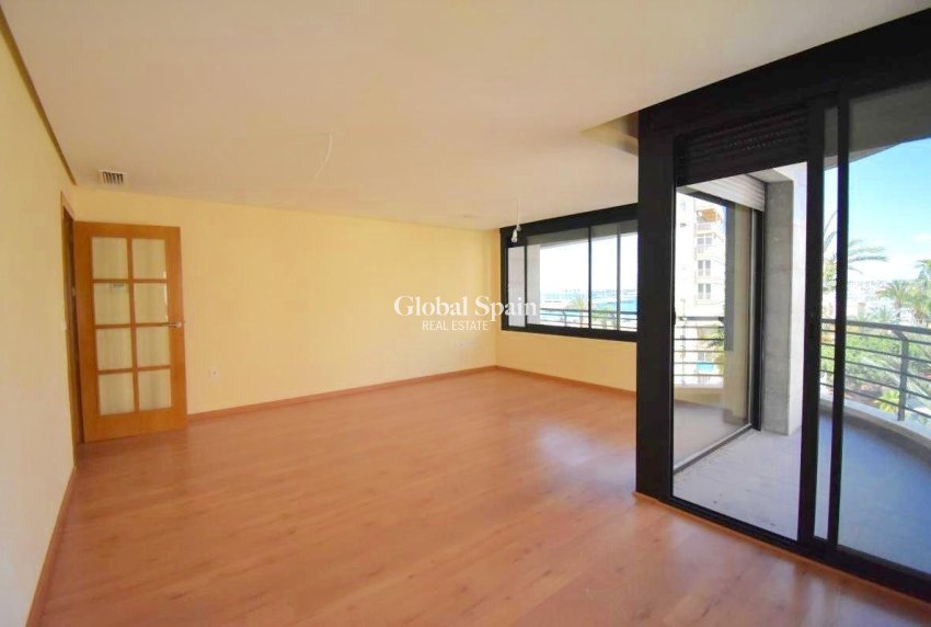 Wiederverkauf - WOHNUNG -
TORREVIEJA - Centro - Muelle Pesquero