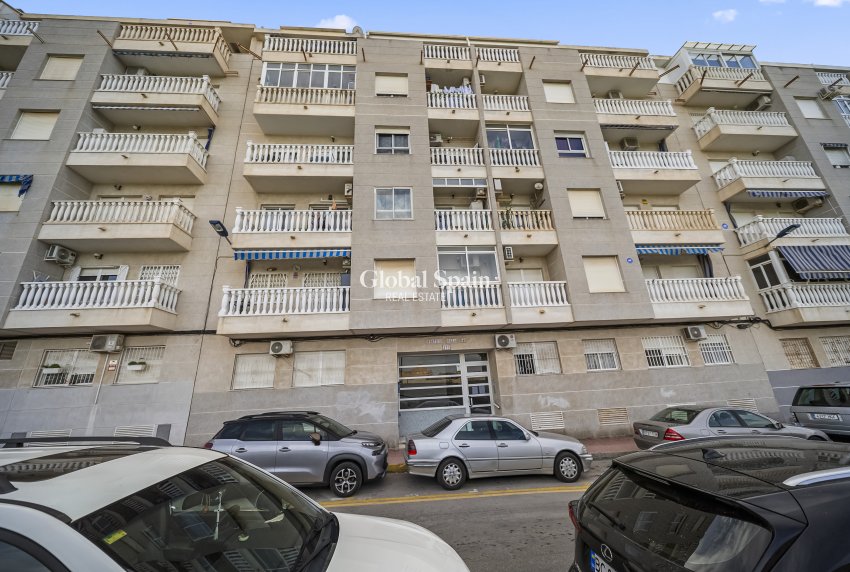 Wiederverkauf - WOHNUNG -
TORREVIEJA - Centro