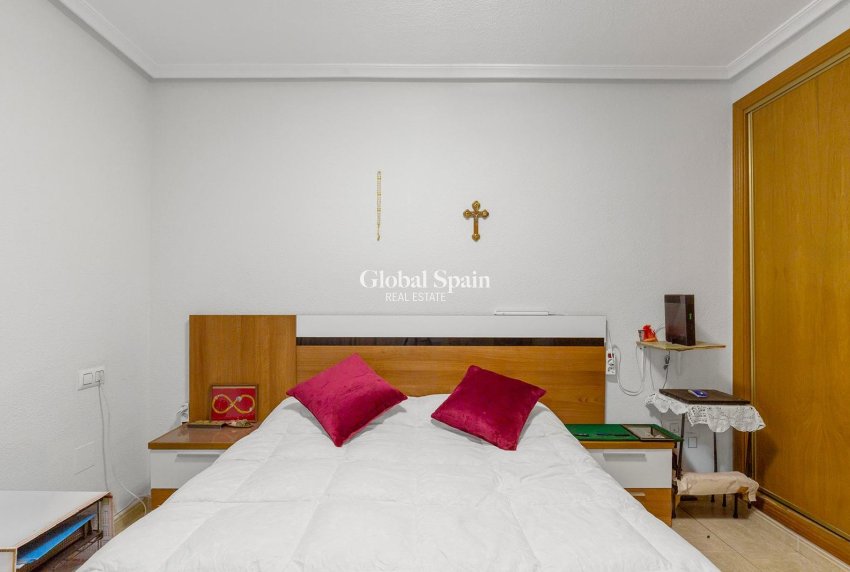 Wiederverkauf - WOHNUNG -
TORREVIEJA - Centro