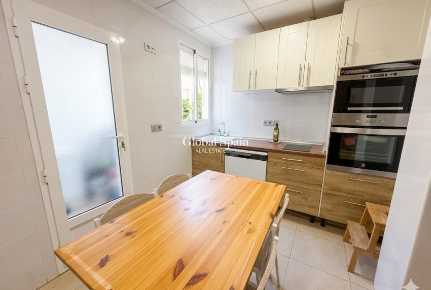 Wiederverkauf - WOHNUNG -
TORREVIEJA - Centro