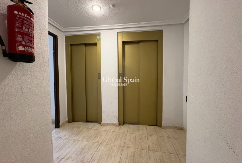 Wiederverkauf - WOHNUNG -
TORREVIEJA - Centro