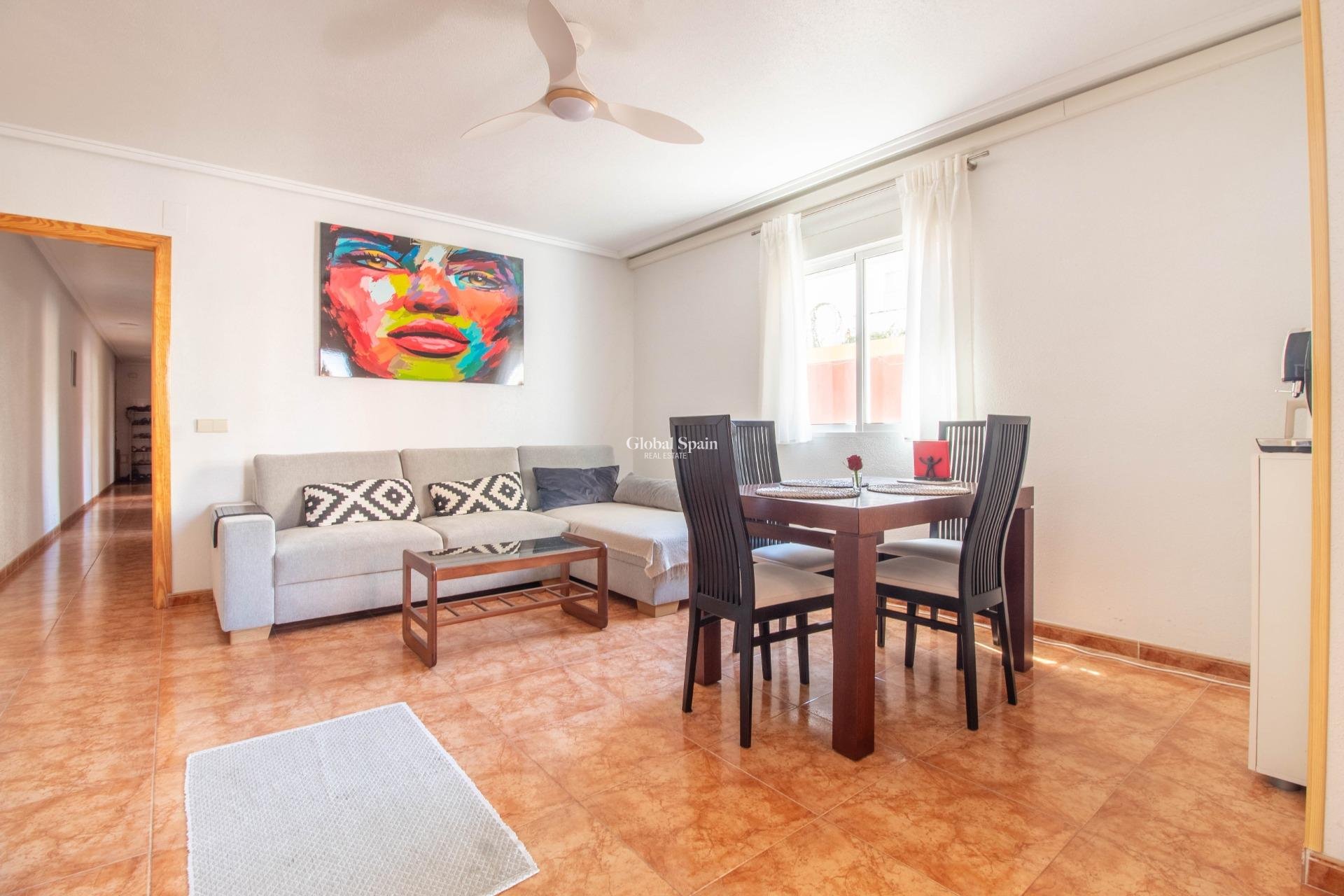 Wiederverkauf - WOHNUNG -
TORREVIEJA - Centro