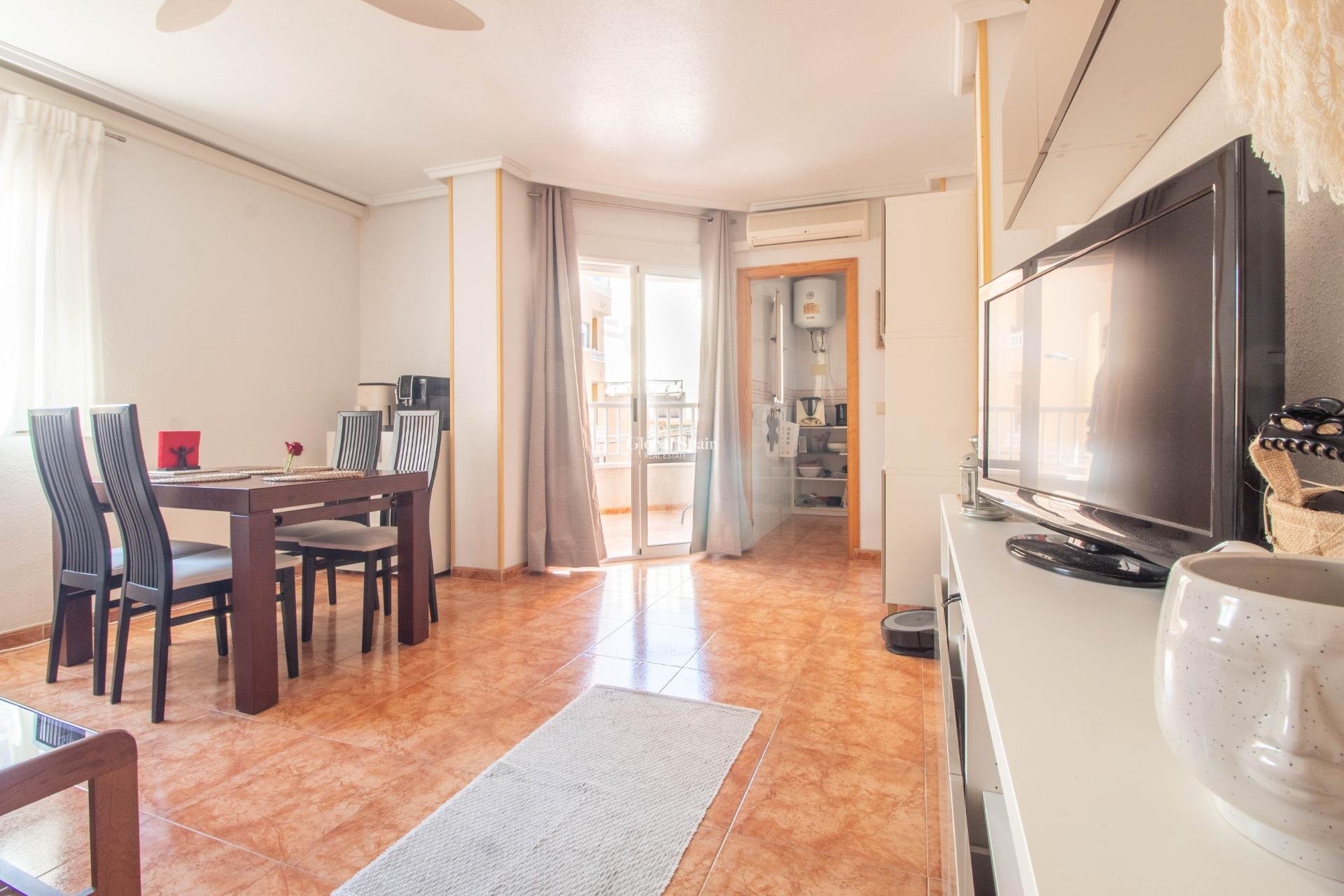 Wiederverkauf - WOHNUNG -
TORREVIEJA - Centro