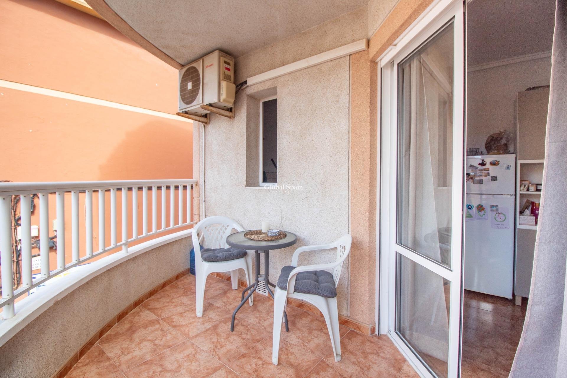 Wiederverkauf - WOHNUNG -
TORREVIEJA - Centro