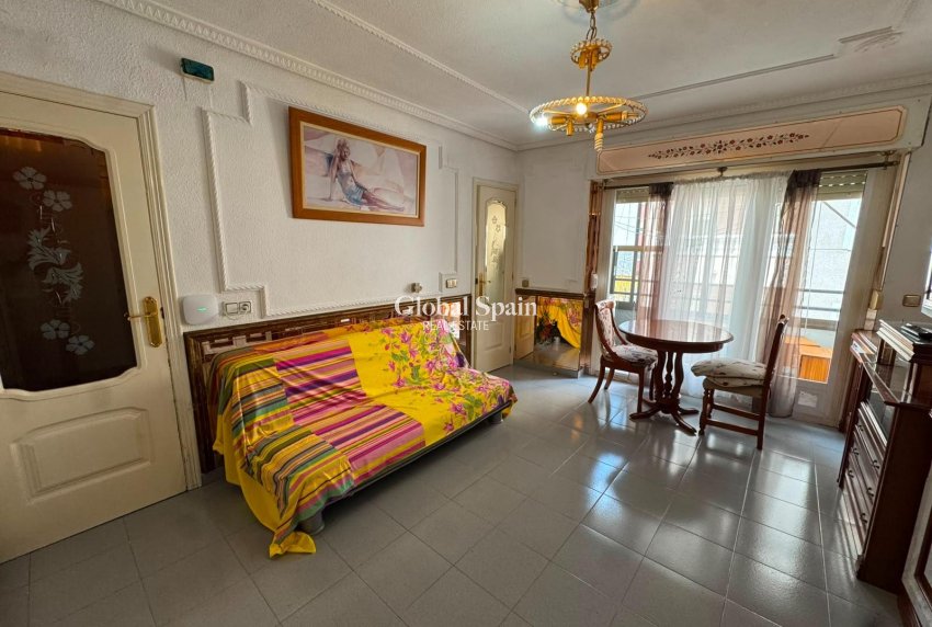 Wiederverkauf - WOHNUNG -
TORREVIEJA - Centro