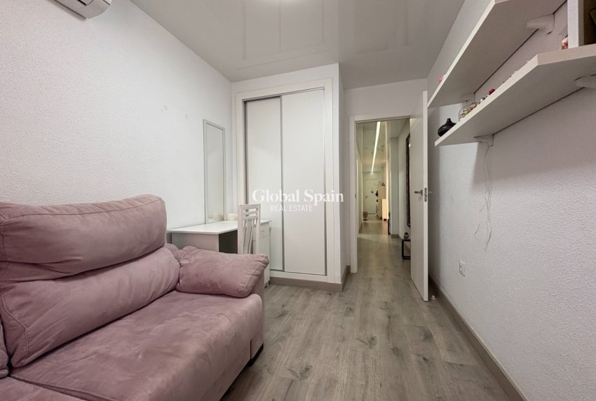 Wiederverkauf - Wohnung -
TORREVIEJA - Centro