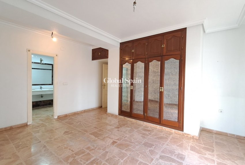 Wiederverkauf - WOHNUNG -
TORREVIEJA - Costa Blanca