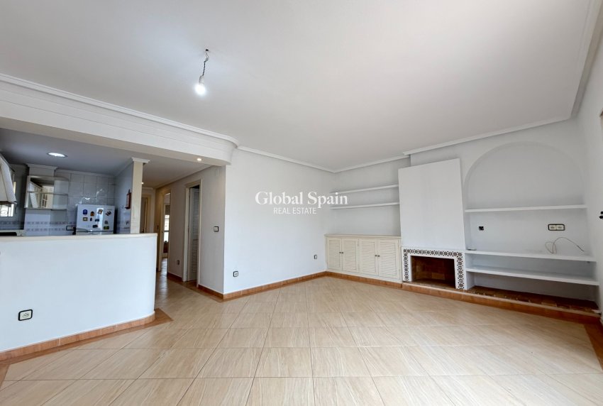 Wiederverkauf - WOHNUNG -
TORREVIEJA - Costa Blanca