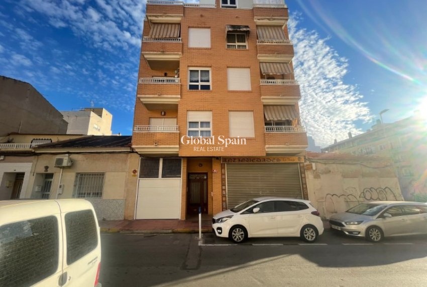 Wiederverkauf - WOHNUNG -
TORREVIEJA - Costa Blanca