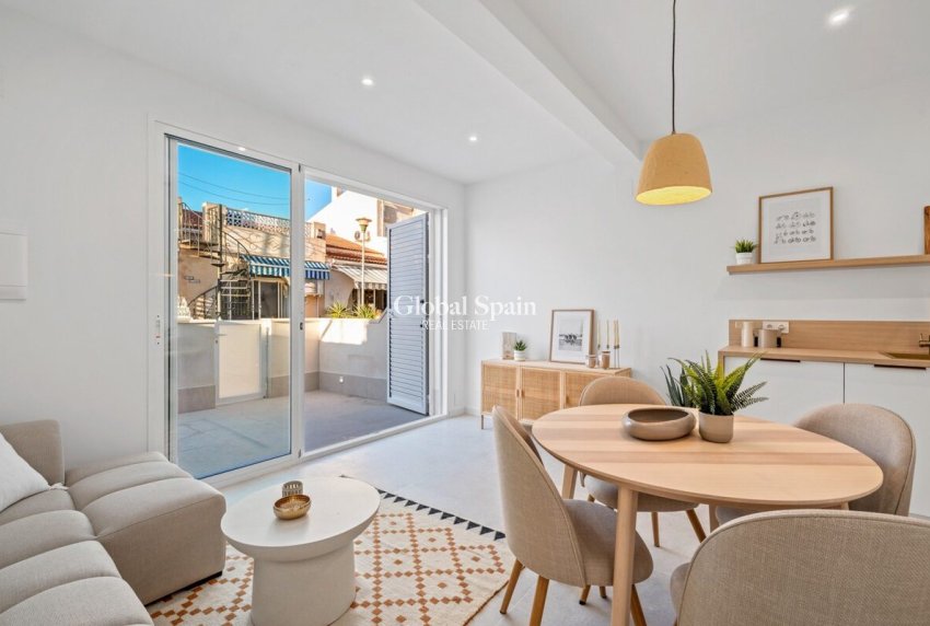 Wiederverkauf - WOHNUNG -
TORREVIEJA - Costa Blanca