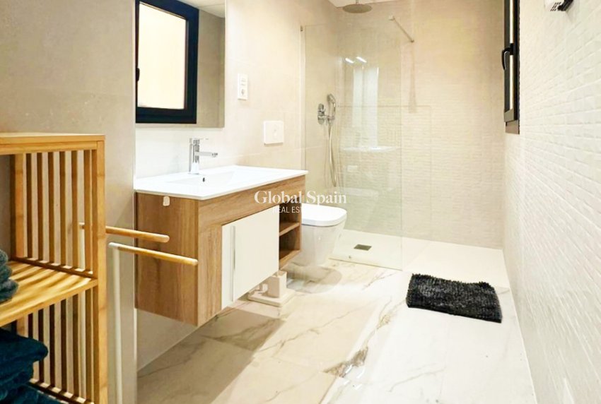 Wiederverkauf - WOHNUNG -
TORREVIEJA - Costa Blanca