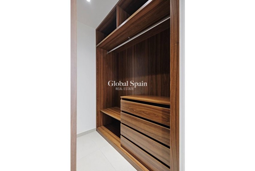 Wiederverkauf - WOHNUNG -
TORREVIEJA - Costa Blanca