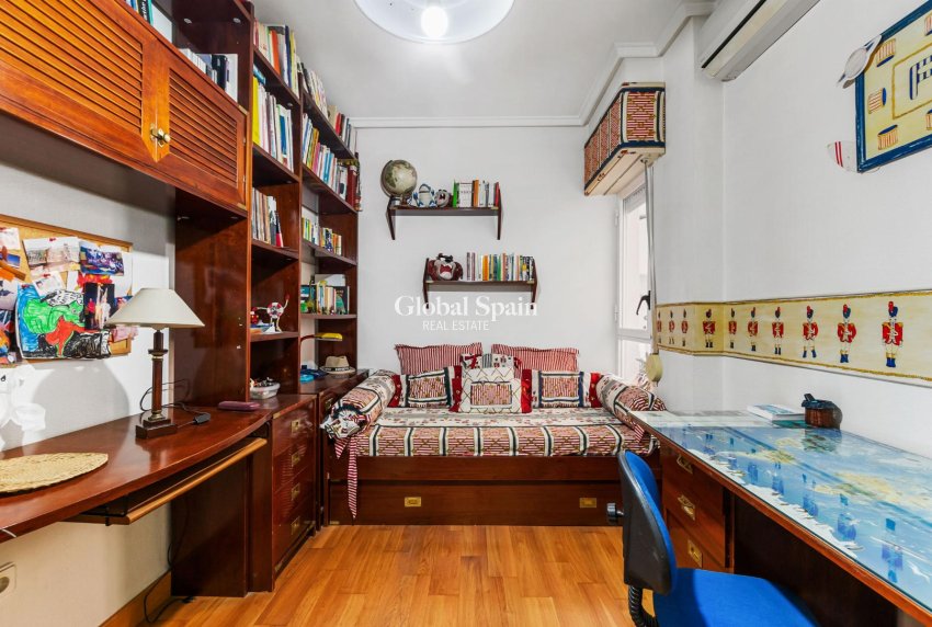 Wiederverkauf - WOHNUNG -
TORREVIEJA - Costa Blanca