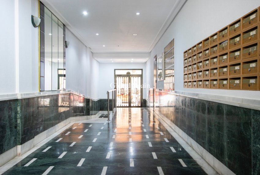 Wiederverkauf - WOHNUNG -
TORREVIEJA - Costa Blanca