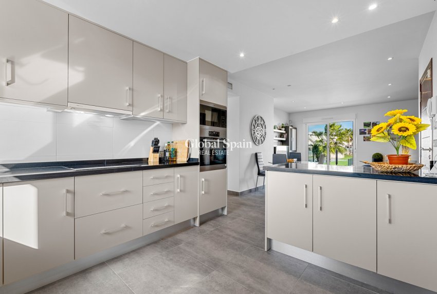 Wiederverkauf - WOHNUNG -
TORREVIEJA - Costa Blanca