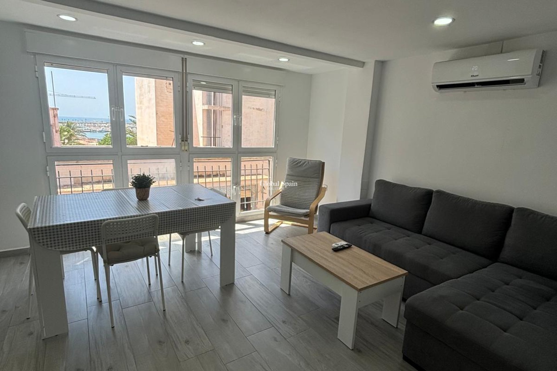 Wiederverkauf - WOHNUNG -
TORREVIEJA - Costa Blanca
