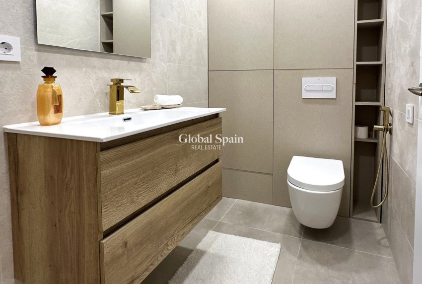 Wiederverkauf - WOHNUNG -
TORREVIEJA - Costa Blanca