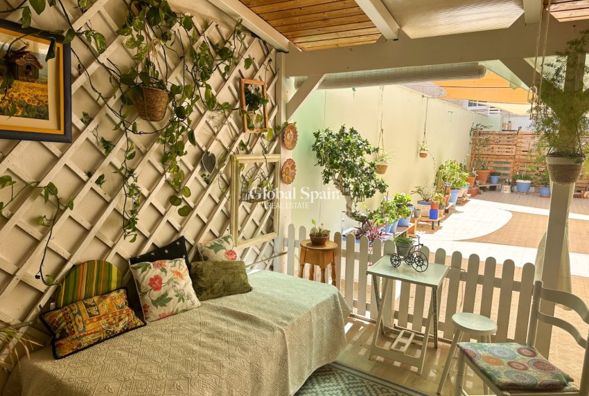 Wiederverkauf - WOHNUNG -
TORREVIEJA - Costa Blanca