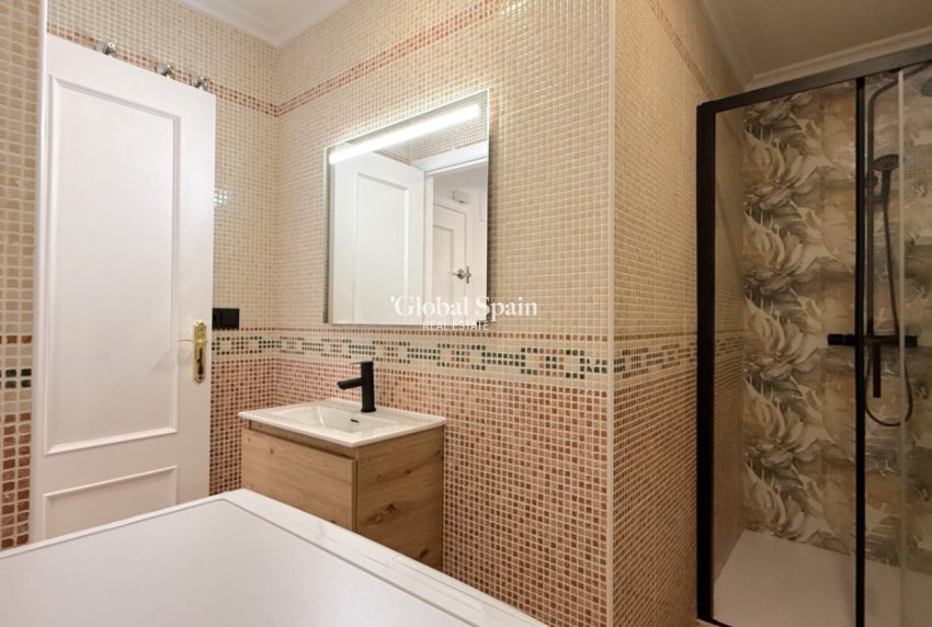 Wiederverkauf - WOHNUNG -
TORREVIEJA - Costa Blanca