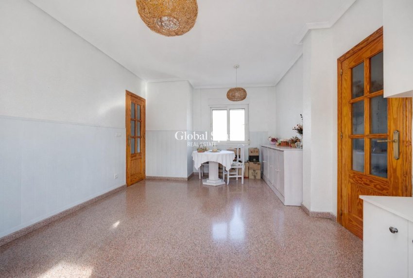 Wiederverkauf - WOHNUNG -
TORREVIEJA - Costa Blanca