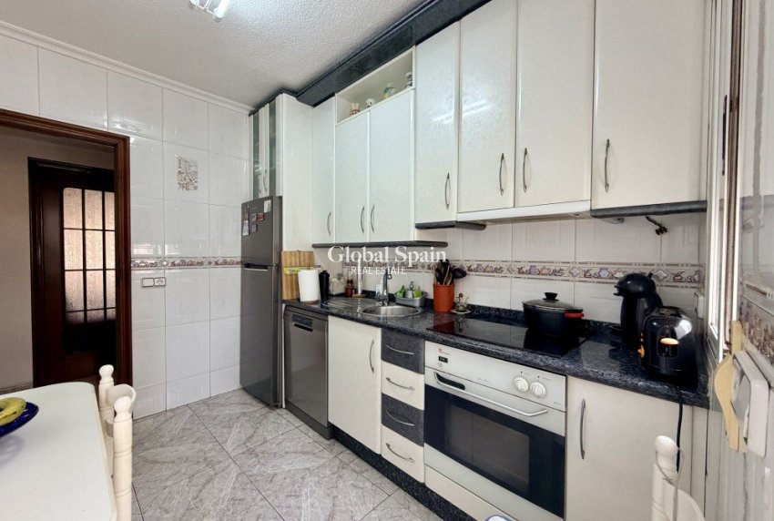 Wiederverkauf - WOHNUNG -
TORREVIEJA - Costa Blanca