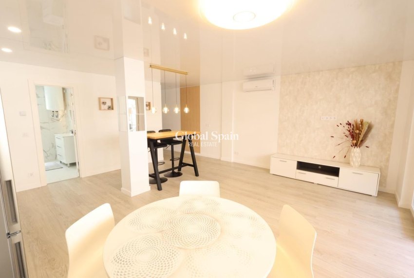 Wiederverkauf - WOHNUNG -
TORREVIEJA - Costa Blanca