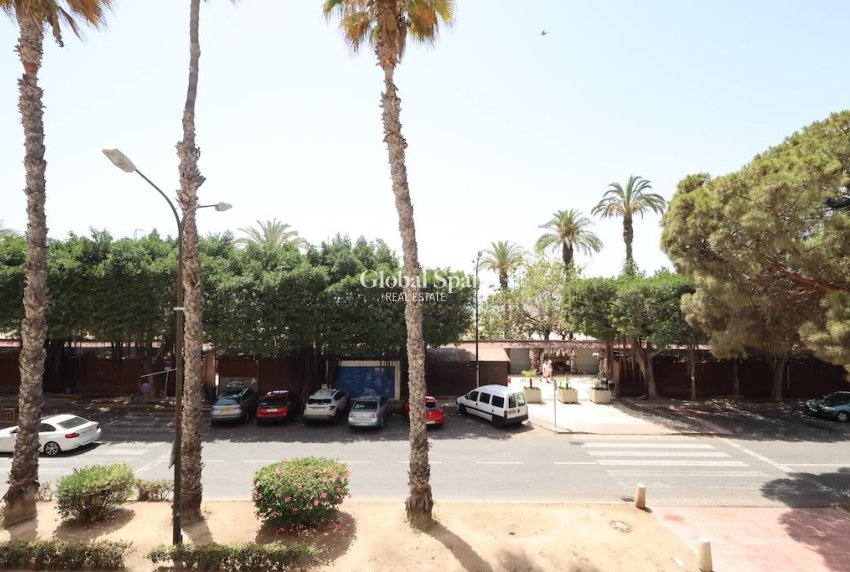 Wiederverkauf - WOHNUNG -
TORREVIEJA - Costa Blanca