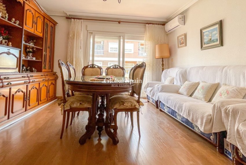 Wiederverkauf - WOHNUNG -
TORREVIEJA - Costa Blanca