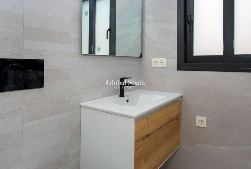 Wiederverkauf - WOHNUNG -
TORREVIEJA - Costa Blanca