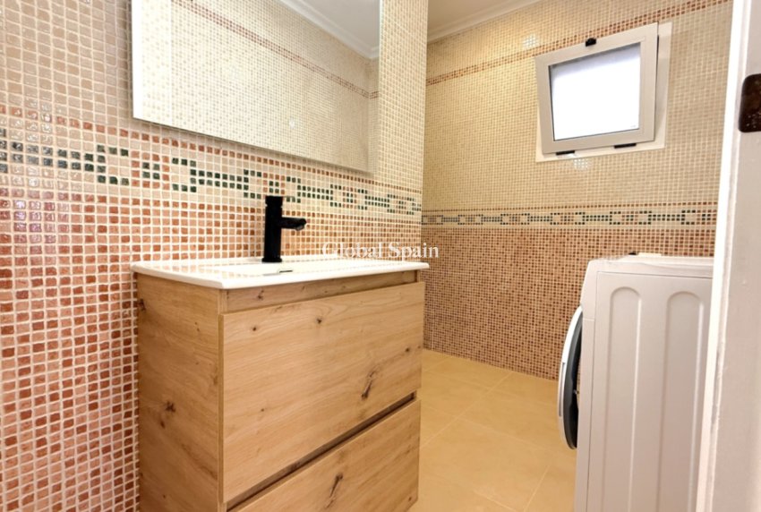 Wiederverkauf - WOHNUNG -
TORREVIEJA - Costa Blanca