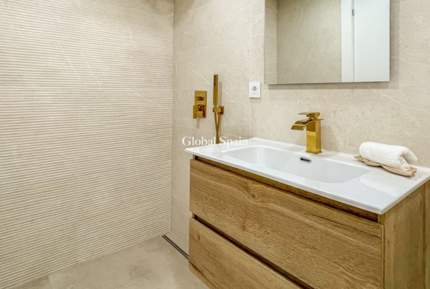 Wiederverkauf - WOHNUNG -
TORREVIEJA - Costa Blanca