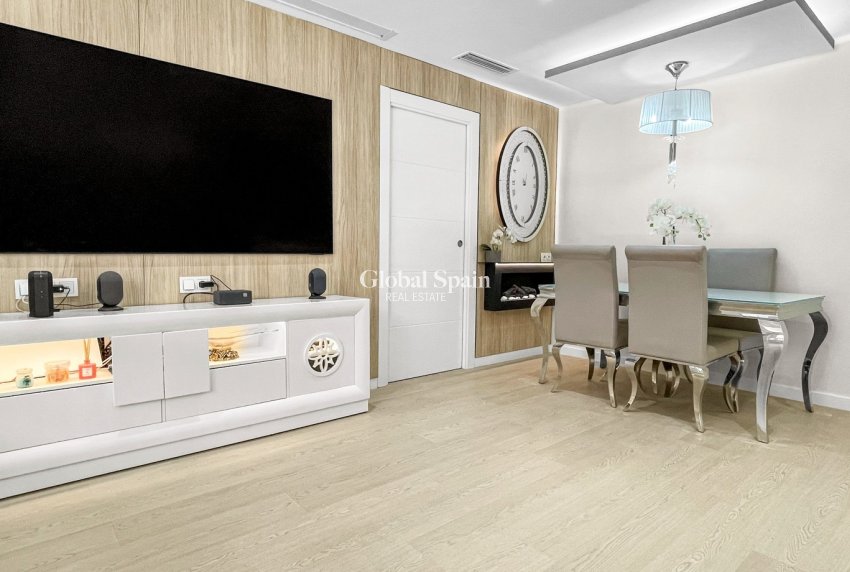 Wiederverkauf - WOHNUNG -
TORREVIEJA - Costa Blanca