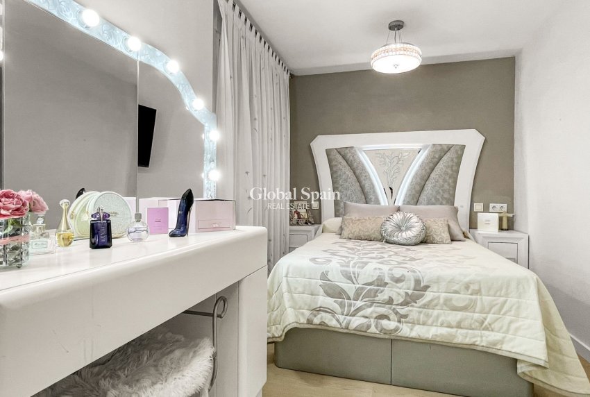 Wiederverkauf - WOHNUNG -
TORREVIEJA - Costa Blanca