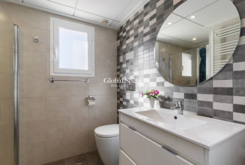Wiederverkauf - WOHNUNG -
TORREVIEJA - Costa Blanca