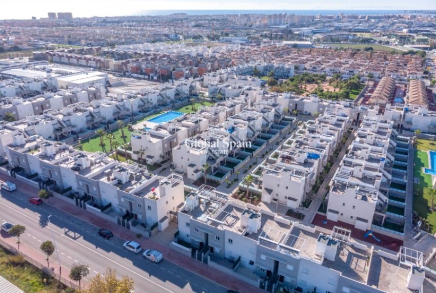 Wiederverkauf - WOHNUNG -
TORREVIEJA - Costa Blanca