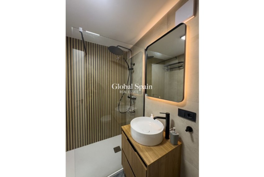Wiederverkauf - WOHNUNG -
TORREVIEJA - Costa Blanca