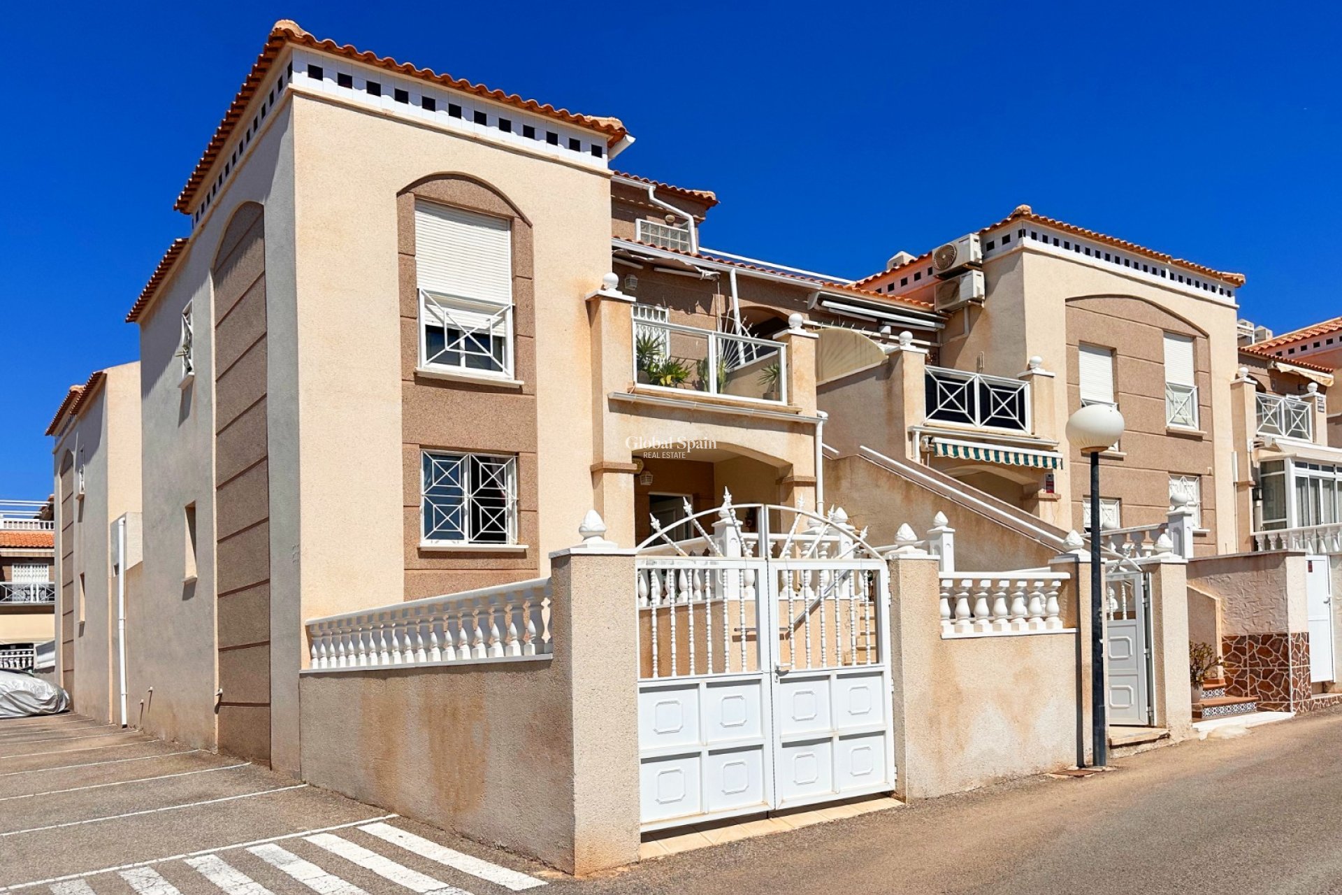 Wiederverkauf - WOHNUNG -
TORREVIEJA - Costa Blanca