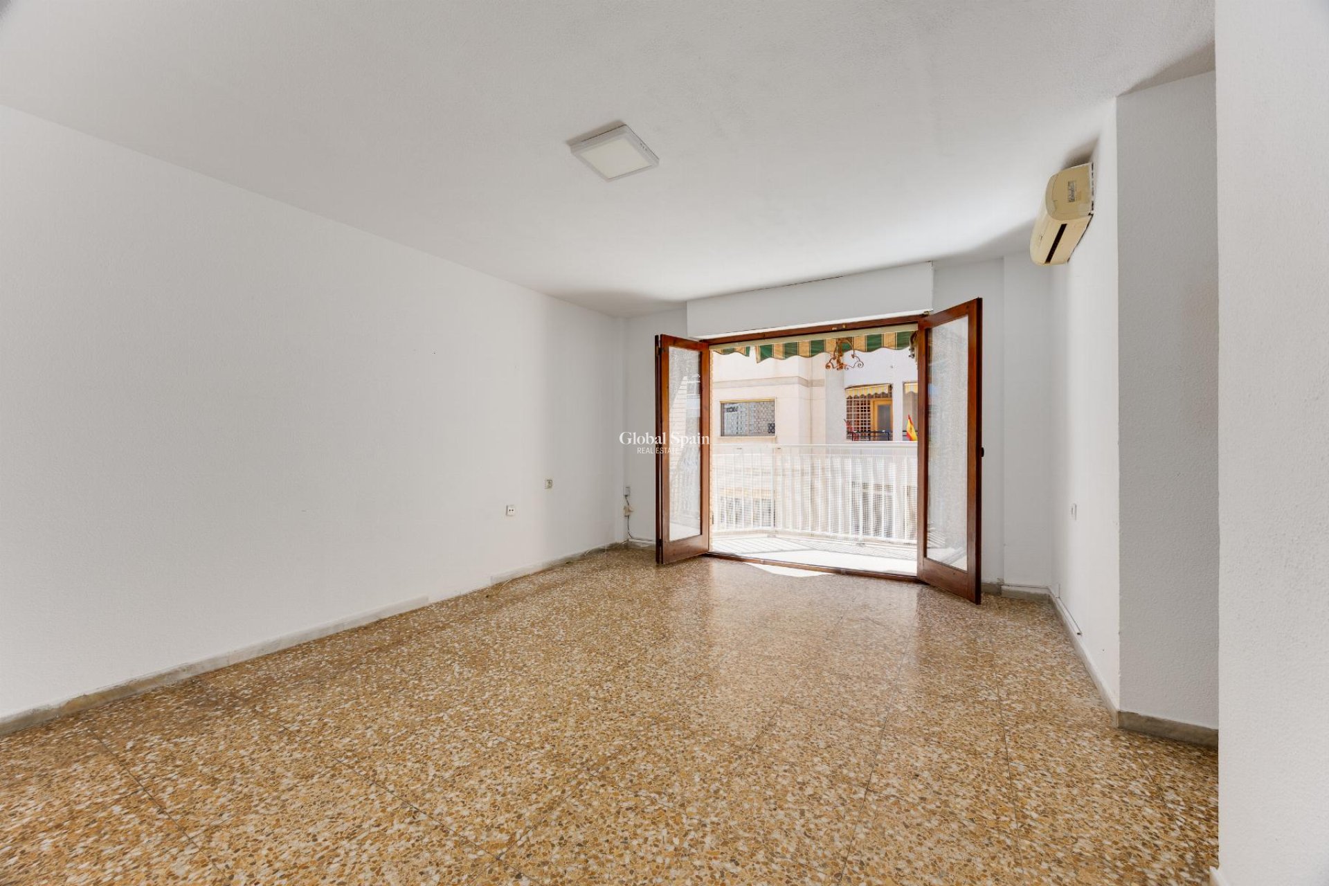 Wiederverkauf - WOHNUNG -
TORREVIEJA - Costa Blanca